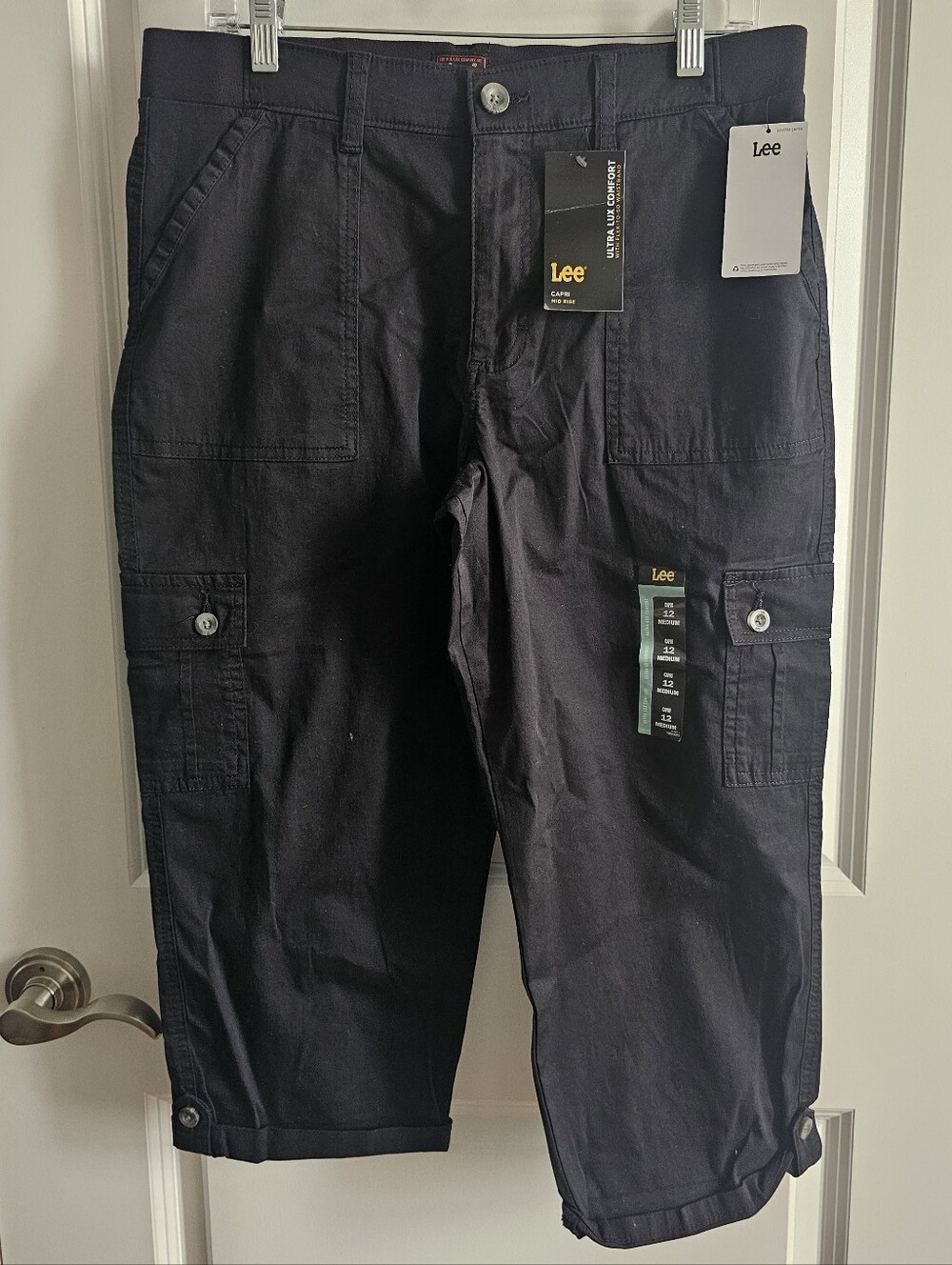 NWT LEE Womens Ultra Lux Mid Rise Black Capri Pants